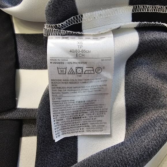 Banana Republic Black White Stripe Crepe Blouse Womens XS Short Sleeve Crew Neck - Picture 6 of 6